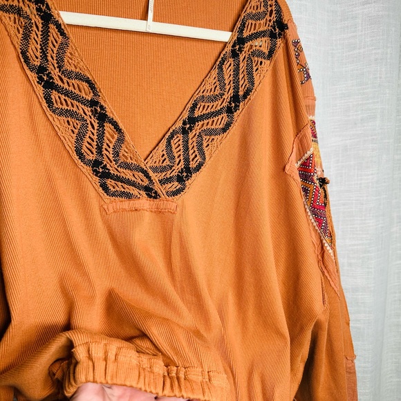 Free People Embroidered Ribbed Cotton Women's Bell Sleeve Boho Top - Picture 6 of 10